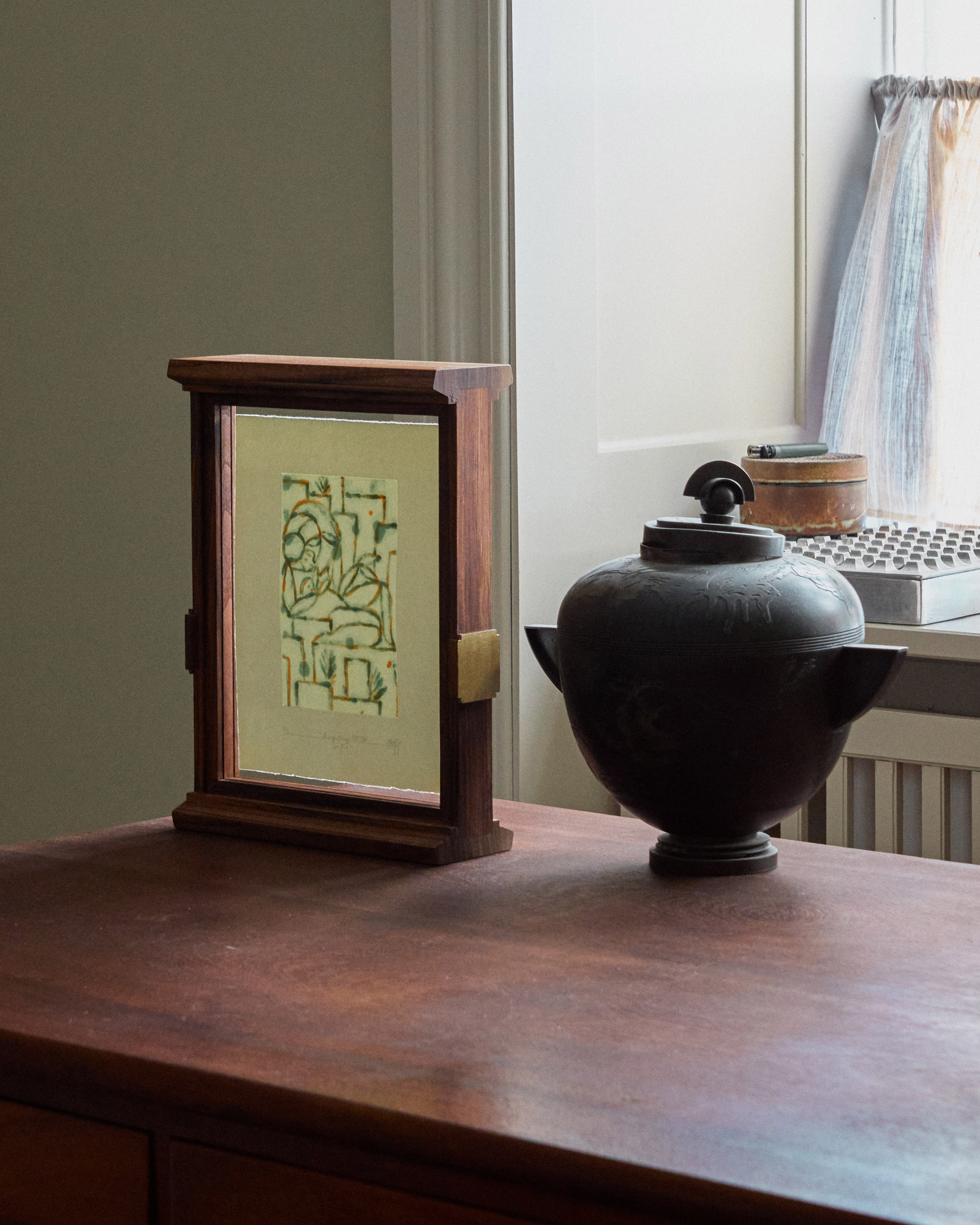 Our Tabernacle Frame in collaboration with BORCH Editions is designed by Mentze Ottenstein for Alexander Tovborg’s striking etchings inspired by Dante’s Purgatory. 