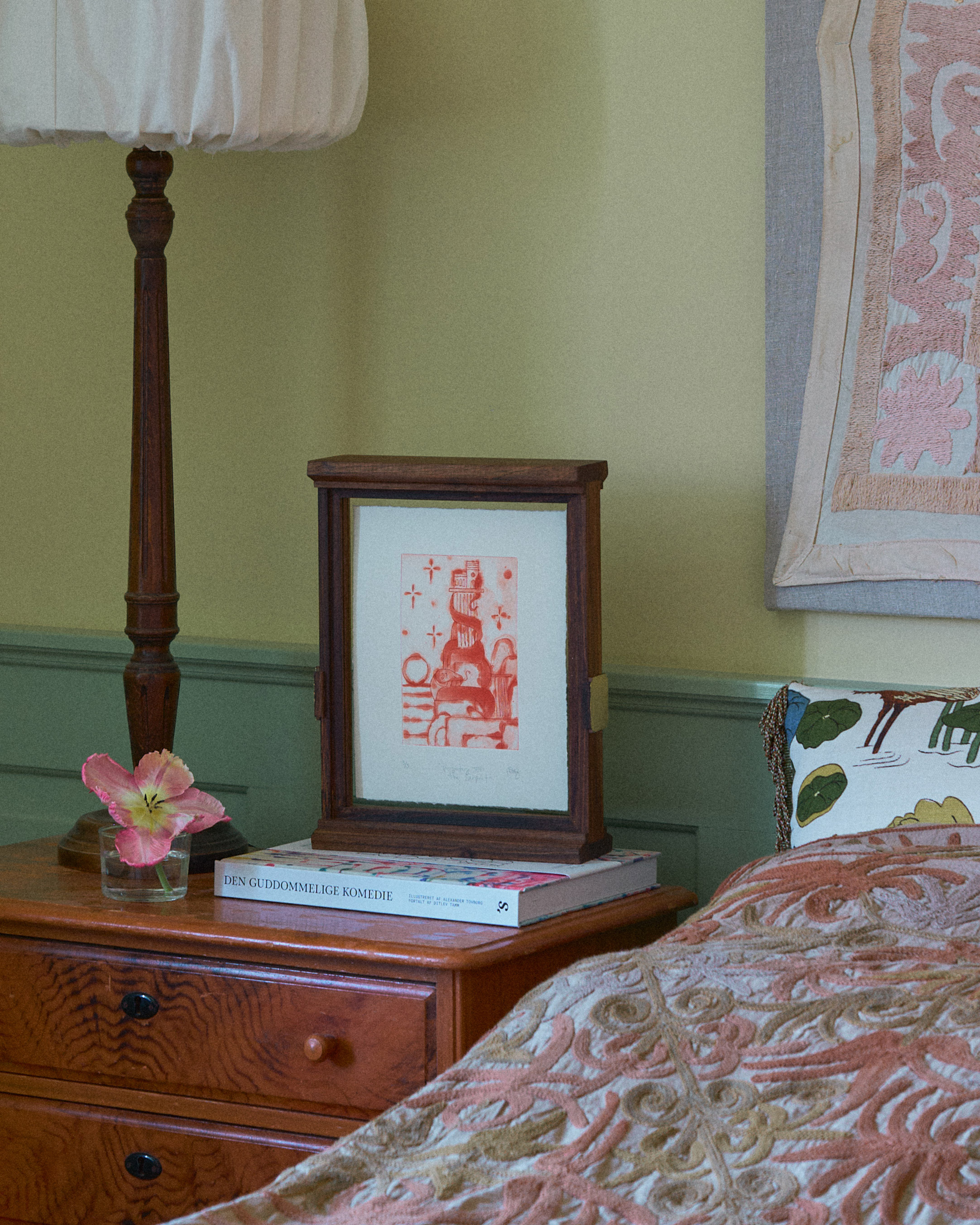 Our Tabernacle Frame in collaboration with BORCH Editions is designed by Mentze Ottenstein for Alexander Tovborg’s striking etchings inspired by Dante’s Purgatory. 