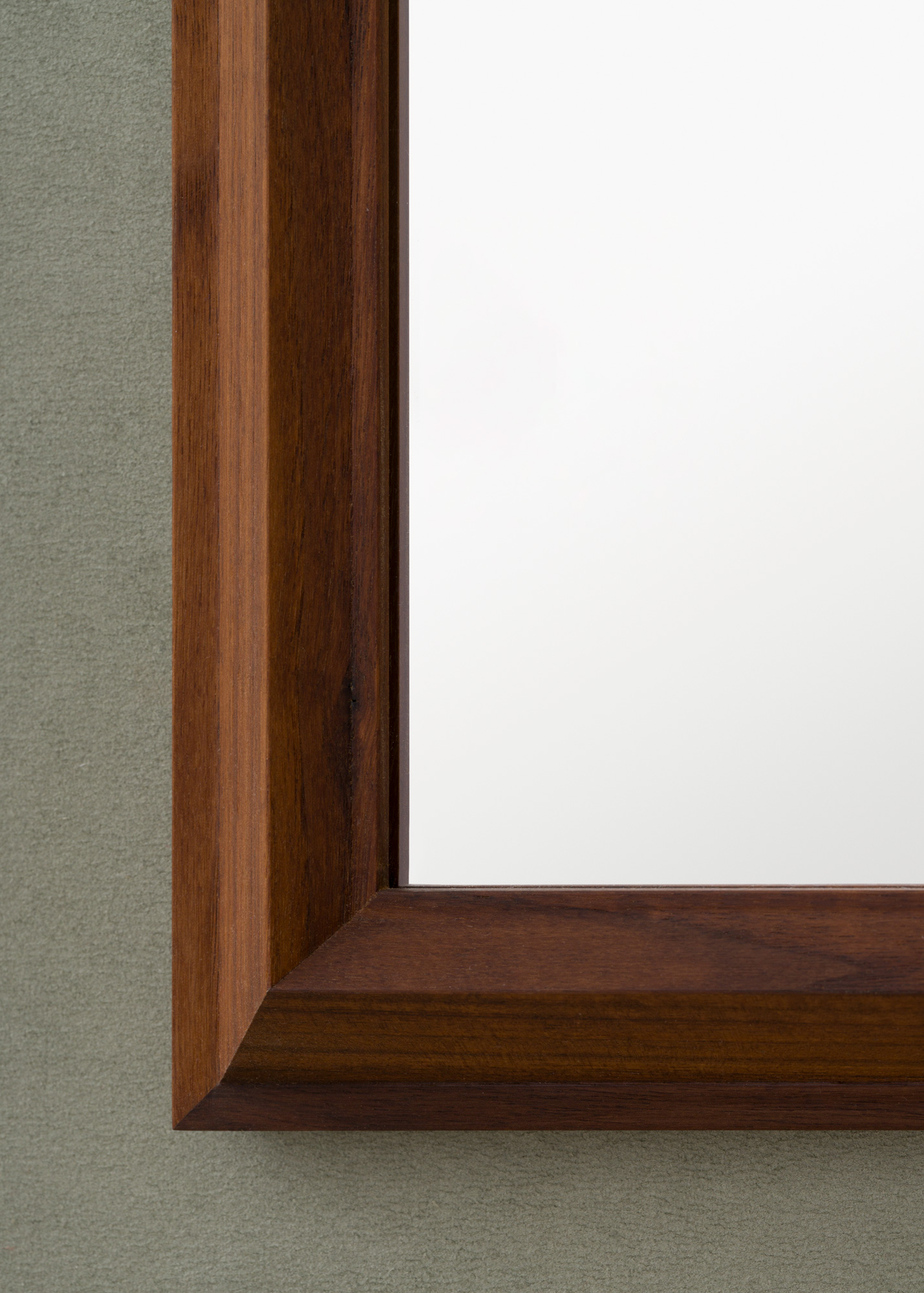 MO2 in Walnut
