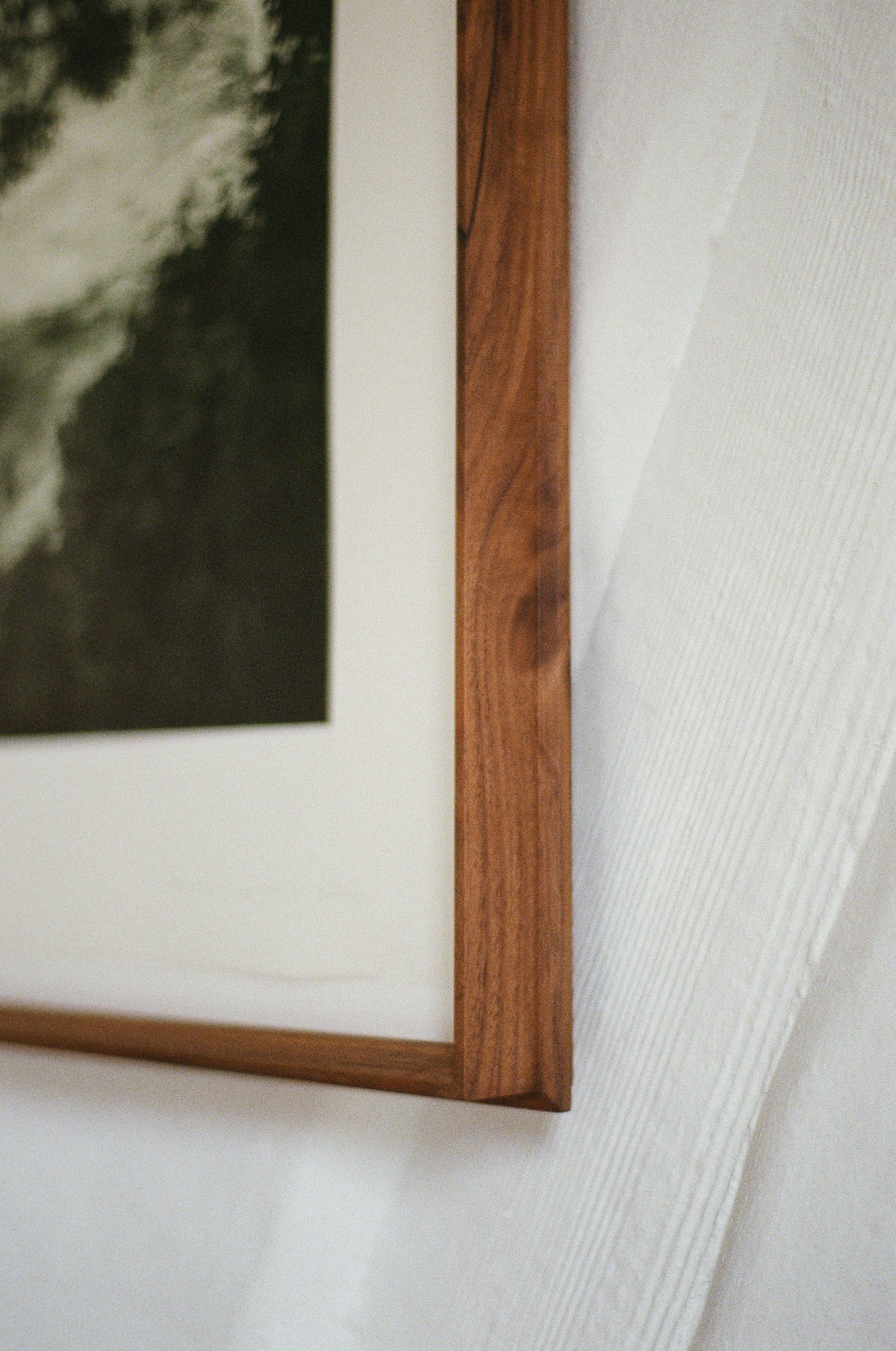 MO1 in Walnut