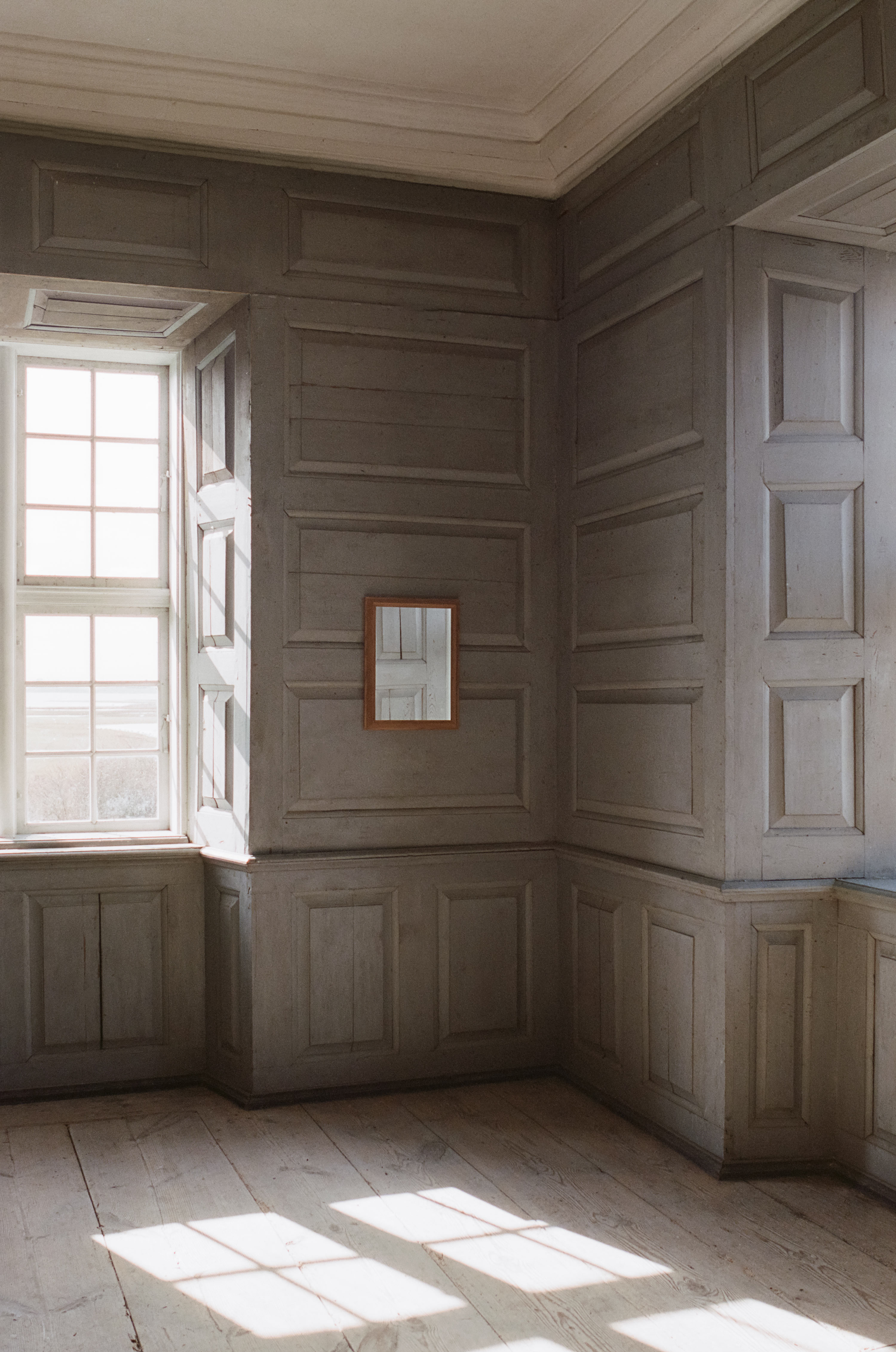 Mentze Ottenstein Mirror – MO2 frame profile in elm