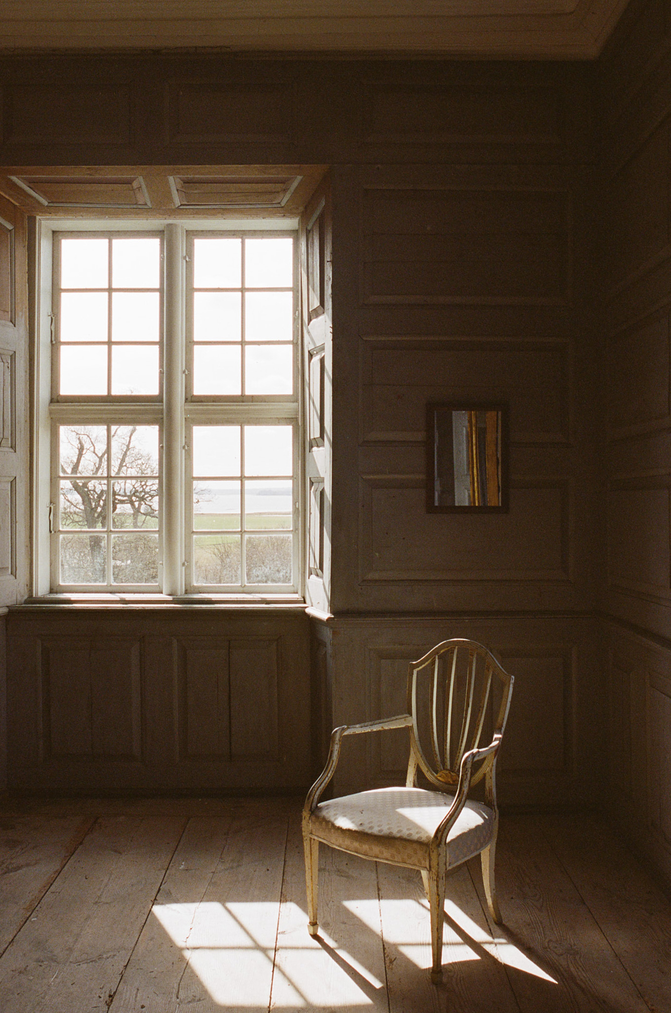 MO2 – Small Walnut Mirror